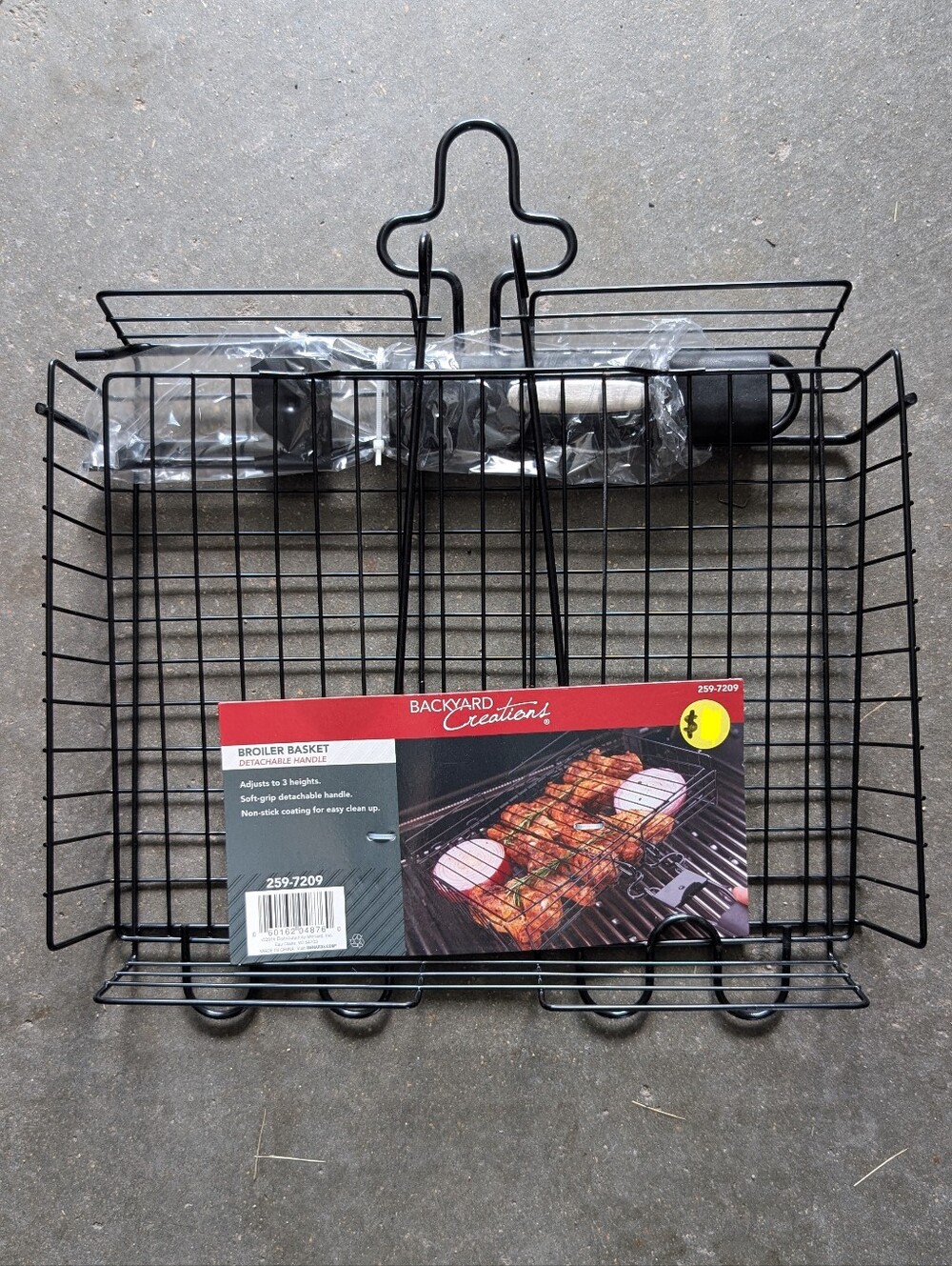 NWT Backyard Creations Broiler Basket